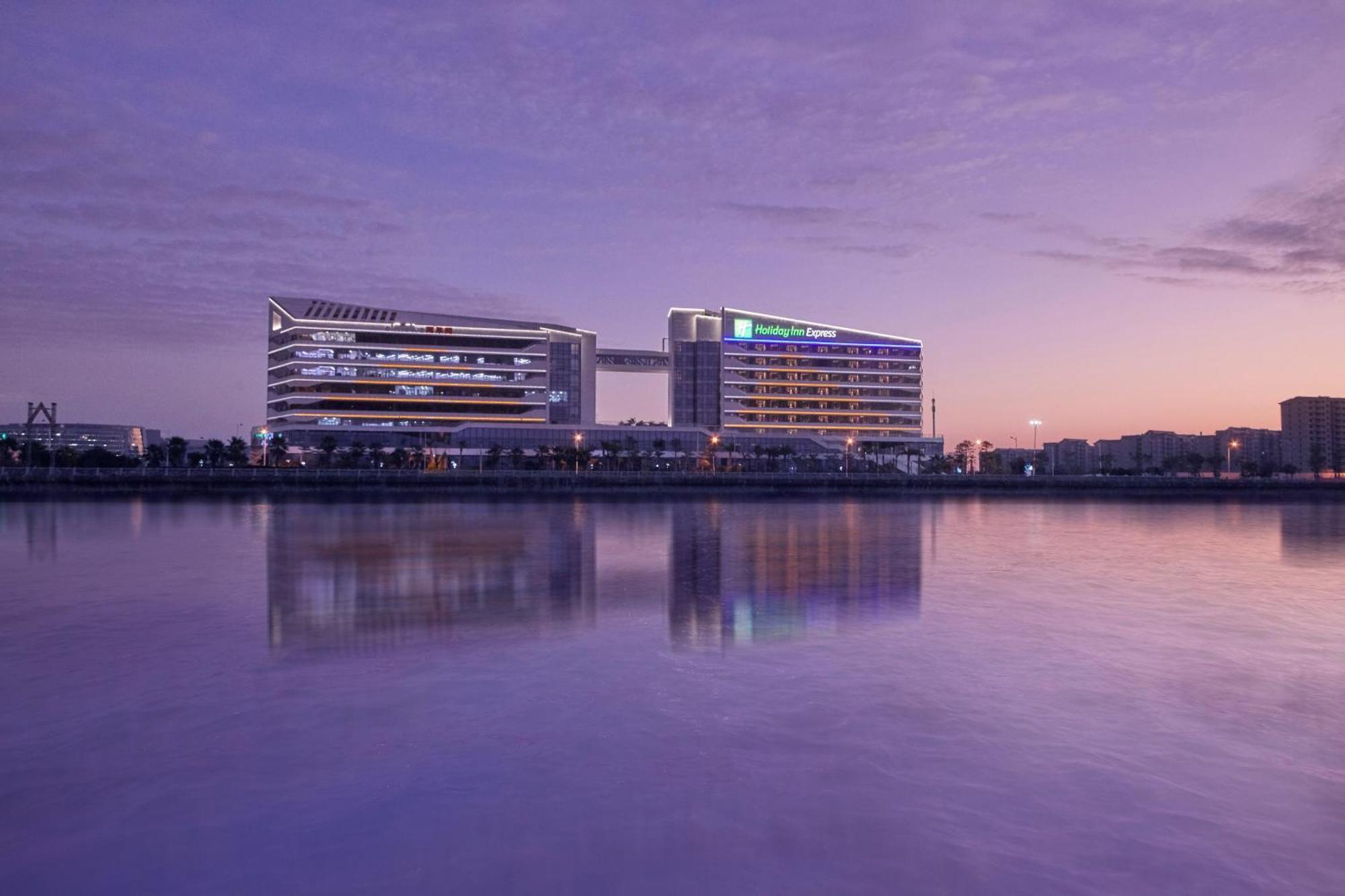 Holiday Inn Express Xiamen Airport Zone, An Ihg Hotel Exterior photo